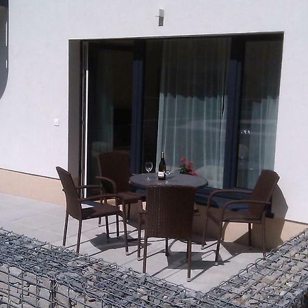 Sunny, Fully Furnished Studio Type With Terrace Pilsen Exterior photo