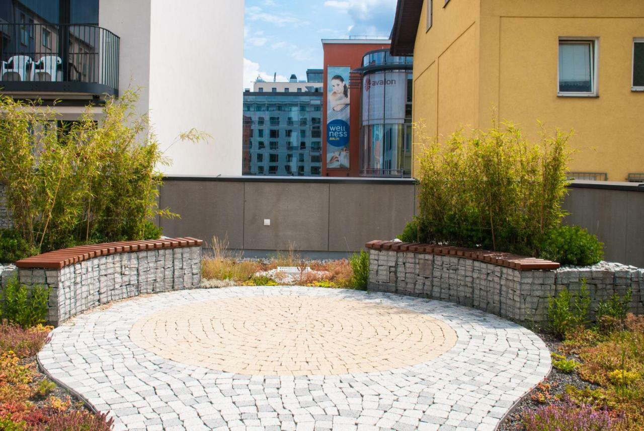 Sunny, Fully Furnished Studio Type With Terrace Pilsen Exterior photo